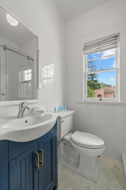 The Adaline 8 Luxury Hyde Park Apt