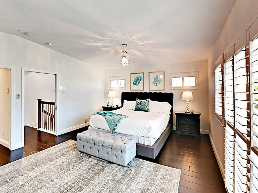 4br/4ba W/ Private Deck & Heated Pool - Near Beach 4 Bedroom Home