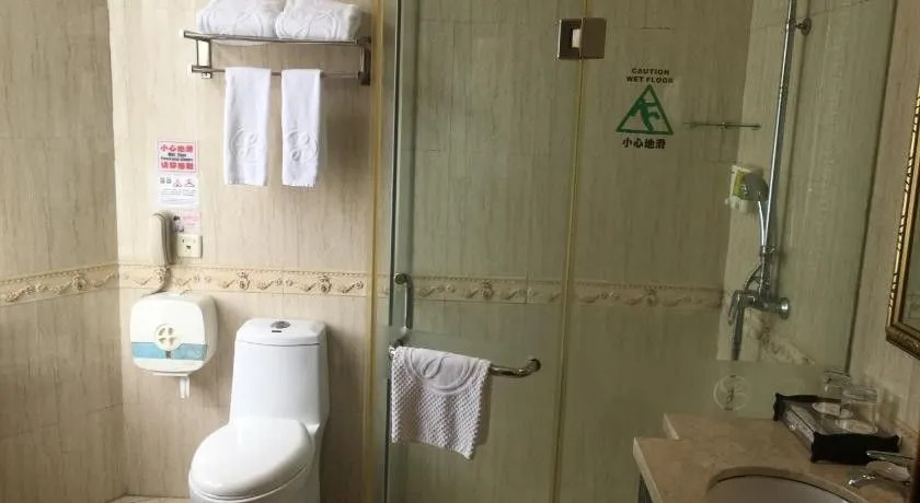 Happy Hotel