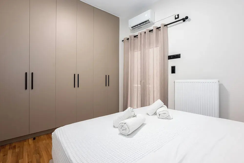 Stylish 2BR flat near hospital & metro