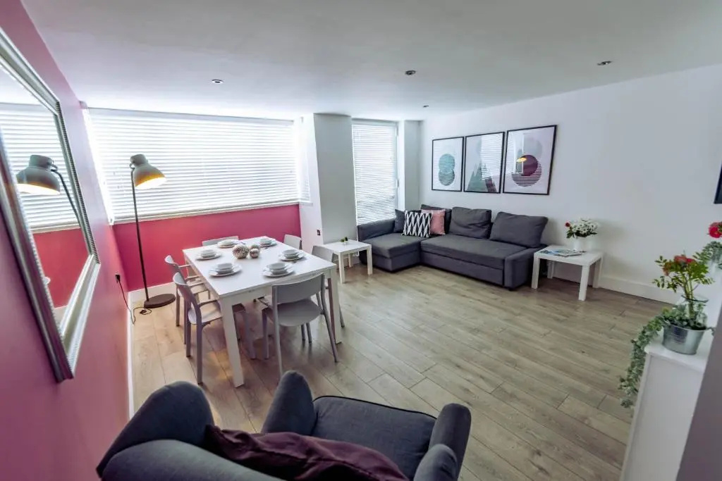 Boutique-Style Apartment in Heart of Brighton Lanes