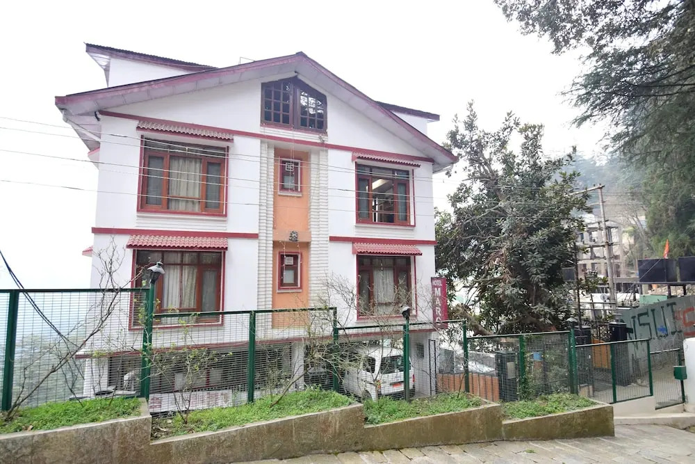 OYO 11494 Hotel Marc