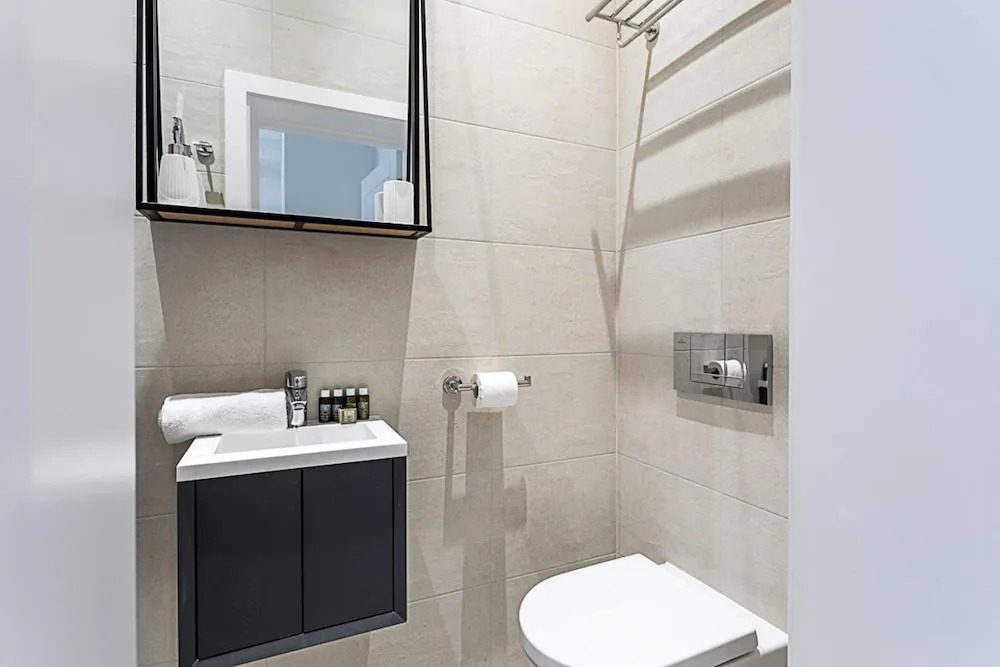 Gorgeous Flat in the Heart of Acton