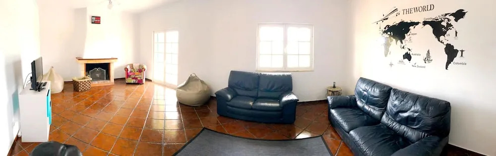 Spacious Villa in Palmela with Private Pool and Garden