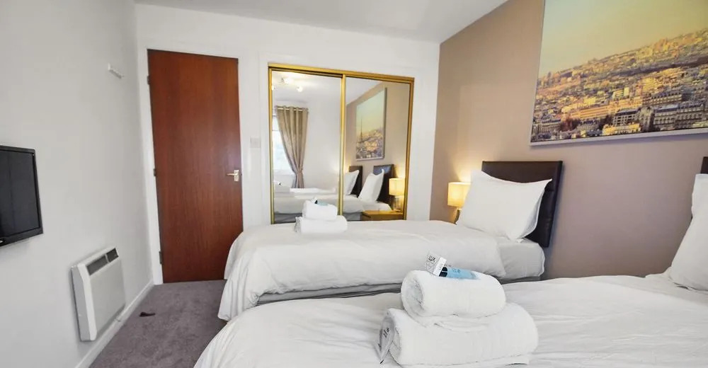 Thistle Apartments - City View Apartment