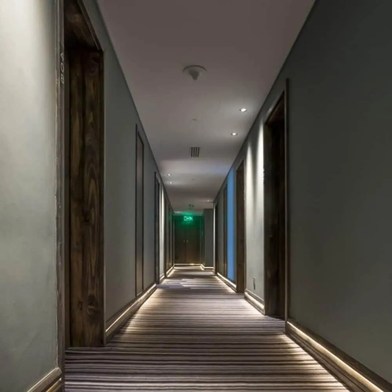 Trademark Hotel, Terrace King Twin Room in Nairobi No005