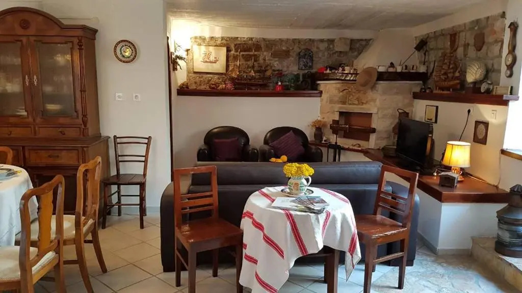 Mama's & Papa's house