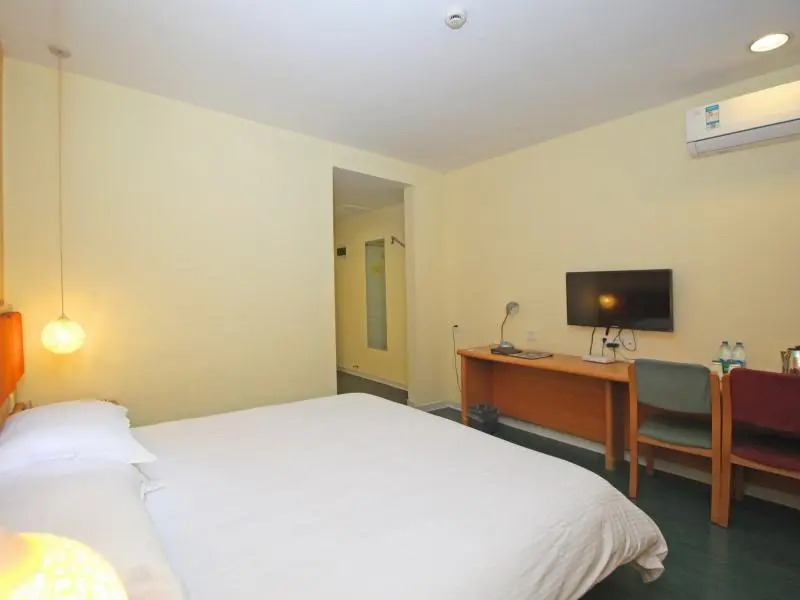 GreenTree Alliance Suzhou Guanqian Street Chayuanchang Metro Station Hotel