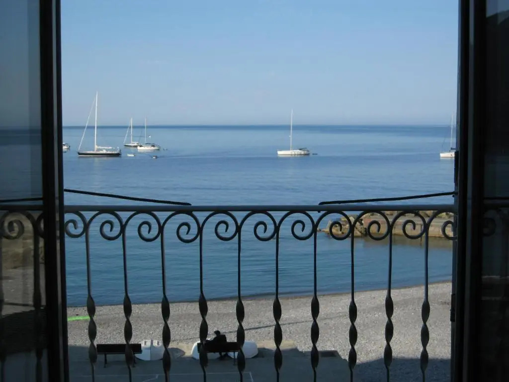 Casa Sea Life, Beachfront with Parking