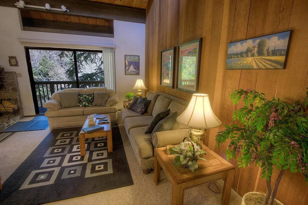 Forest View Townhouse