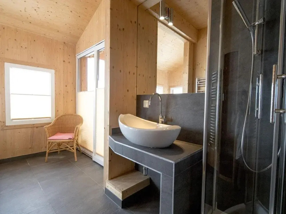 Beautiful Chalet With hot tub