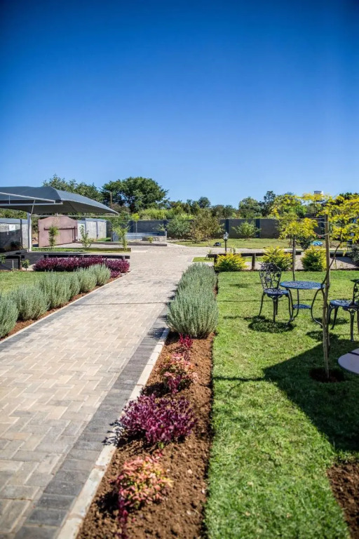 TshiBerry Bed & Breakfast