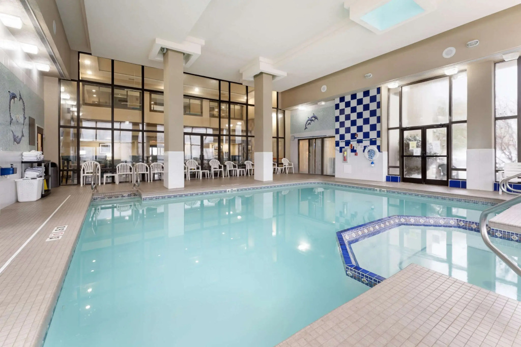 Comfort Inn & Suites Johnstown - Richland Town Center