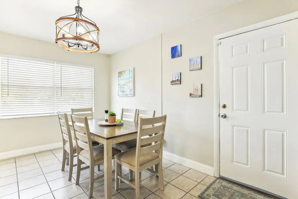 Jensen Beach Home: Walk to Beach Access!