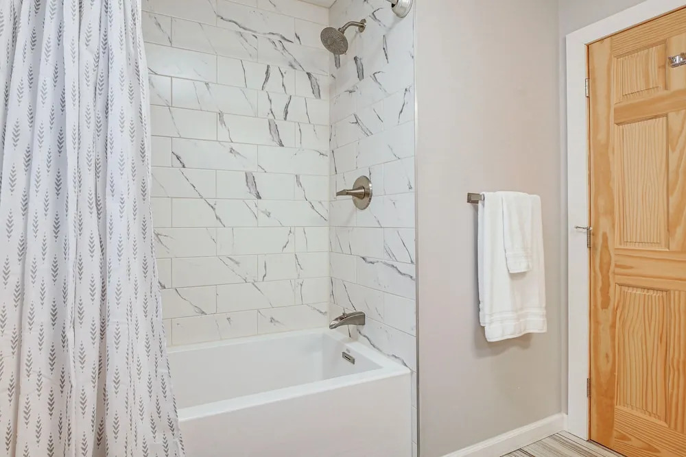 Family-friendly Home w/ Hot Tub, Near Lake George!
