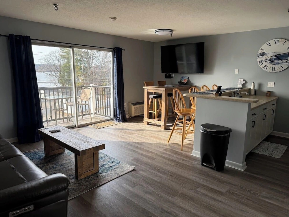 Condominium Suites at Lake Winnipesaukee