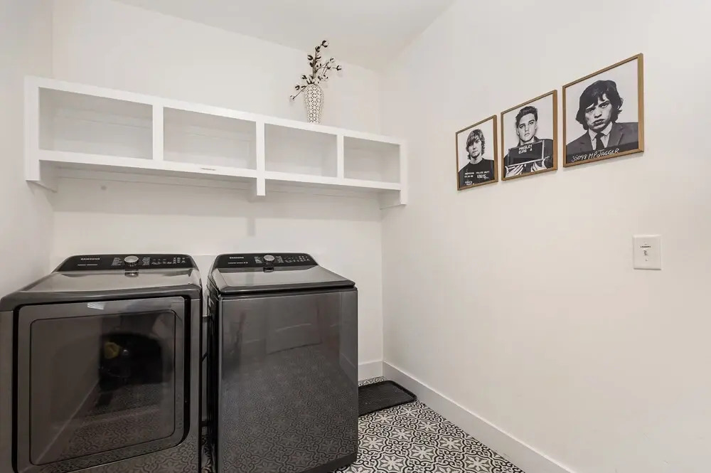 Citrine-private Patio & Balcony-near Germantown