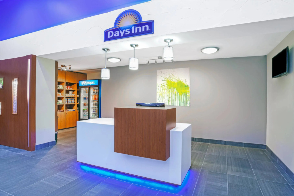 Arya Inn & Suites