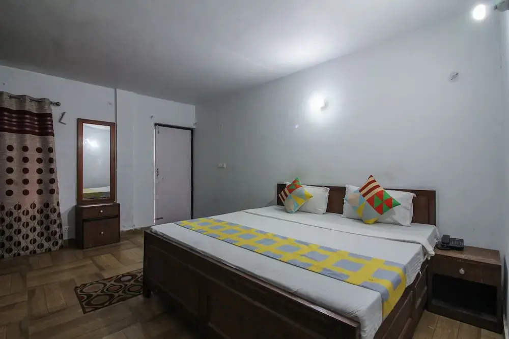 OYO 18758 Home Spacious Cottage Naini Lake