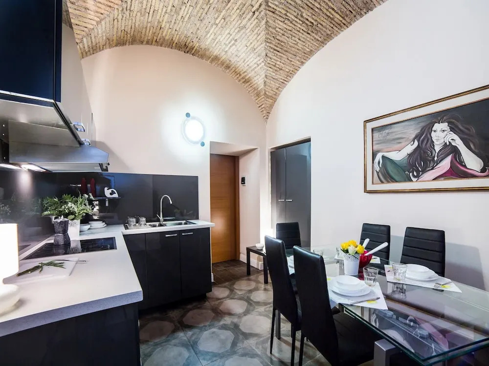Rent In Rome - Opera Style