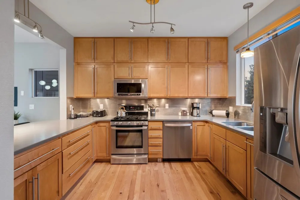 Sleek Home Near Old Town W/ Rftp Hot Tub & Mtn Views