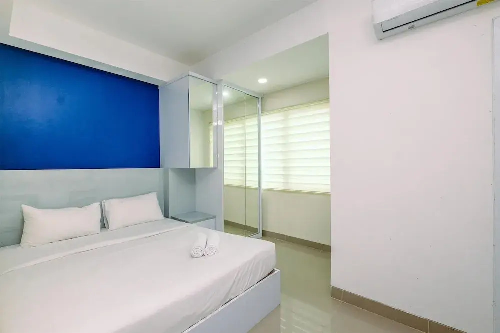 Elegant Studio Apartment At B Residence Near Aeon Mall