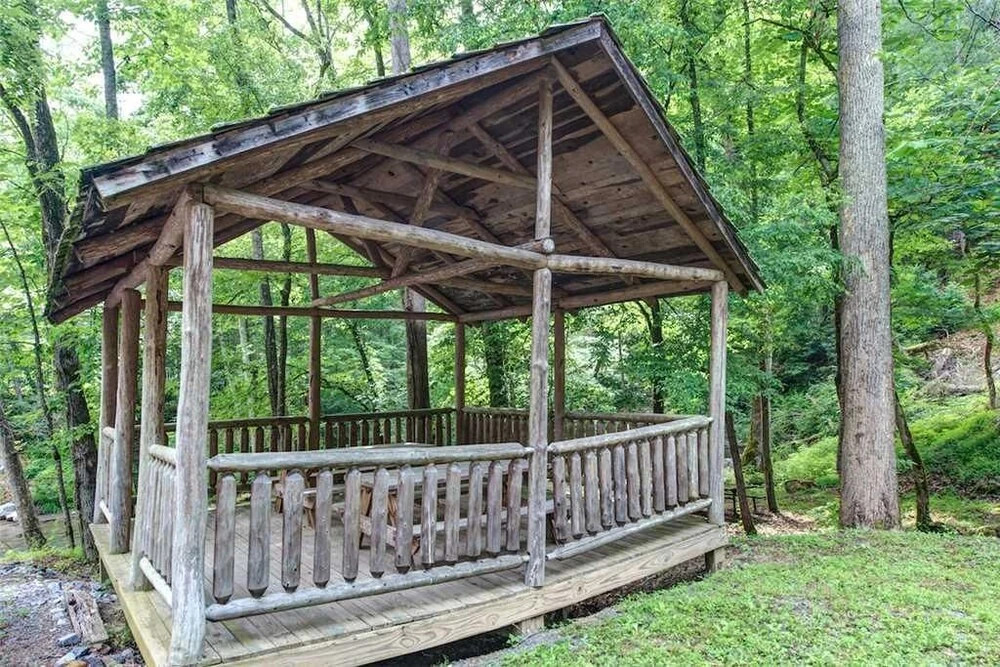 Whispering Secrets - One Bedroom Cabin