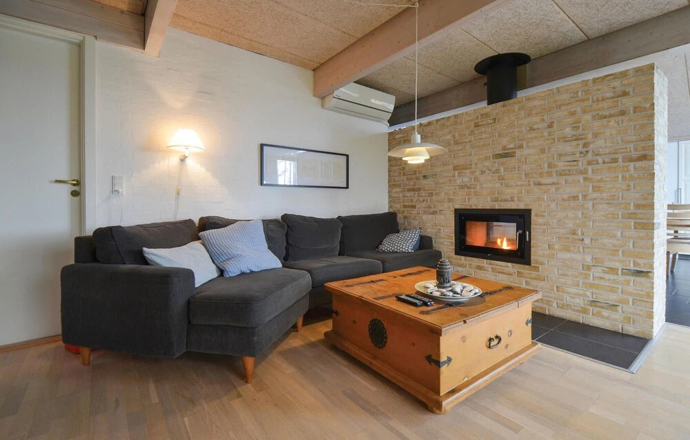 Gorgeous Home In Ebeltoft With Kitchen