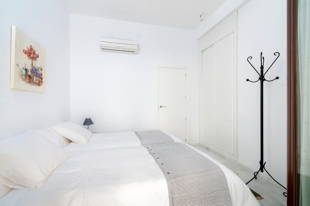 Great Location 3 bd Apartment With Terrace. Amor de Dios