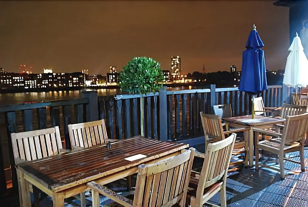 Superb Two Bedroom Flat By The Water - Great Views