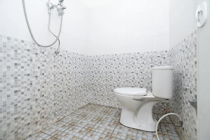 Oyo Life 1817 Kost Agus Salim