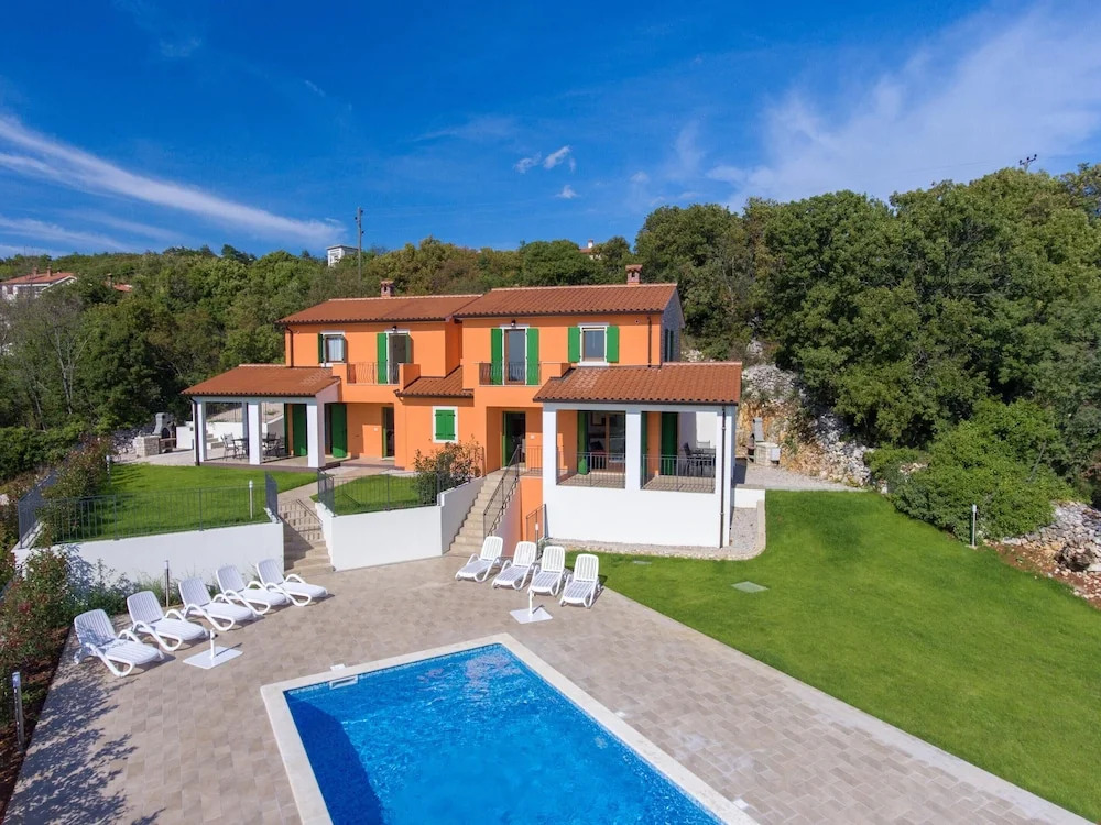 House With 2 Bedrooms in Ripenda Kras, With Wonderful Mountain View, Shared Pool, Enclosed Garden - 2 km From the Beach