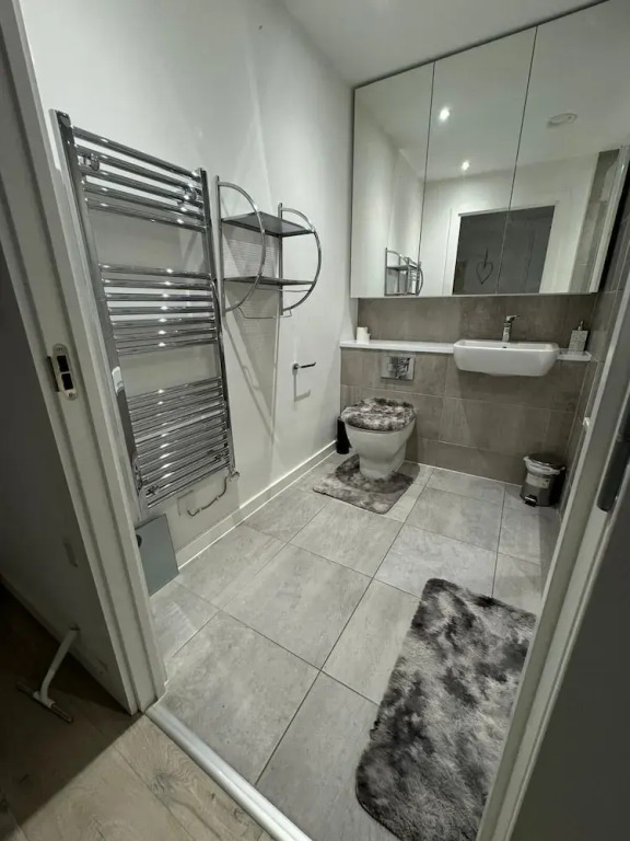 London City Chic Apartment With 3 Bedrooms