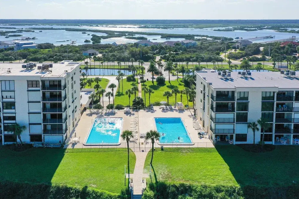 Oceanfront Condo With Beach Access, Patio, Outdoor Pools, Tennis Court, W/d, AC