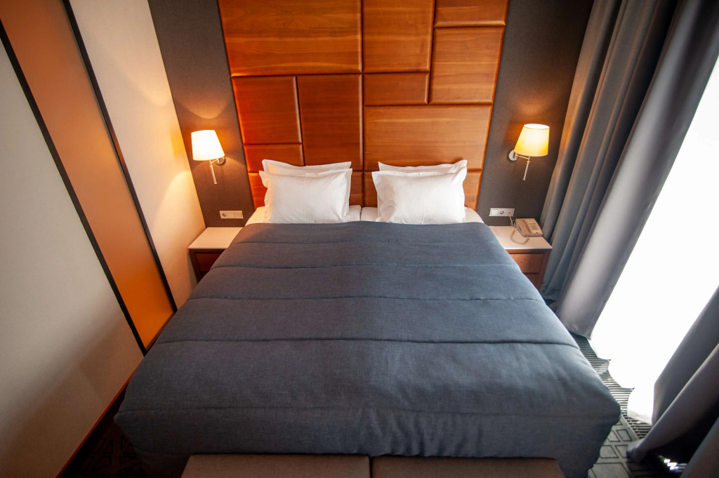 CITYHOTEL