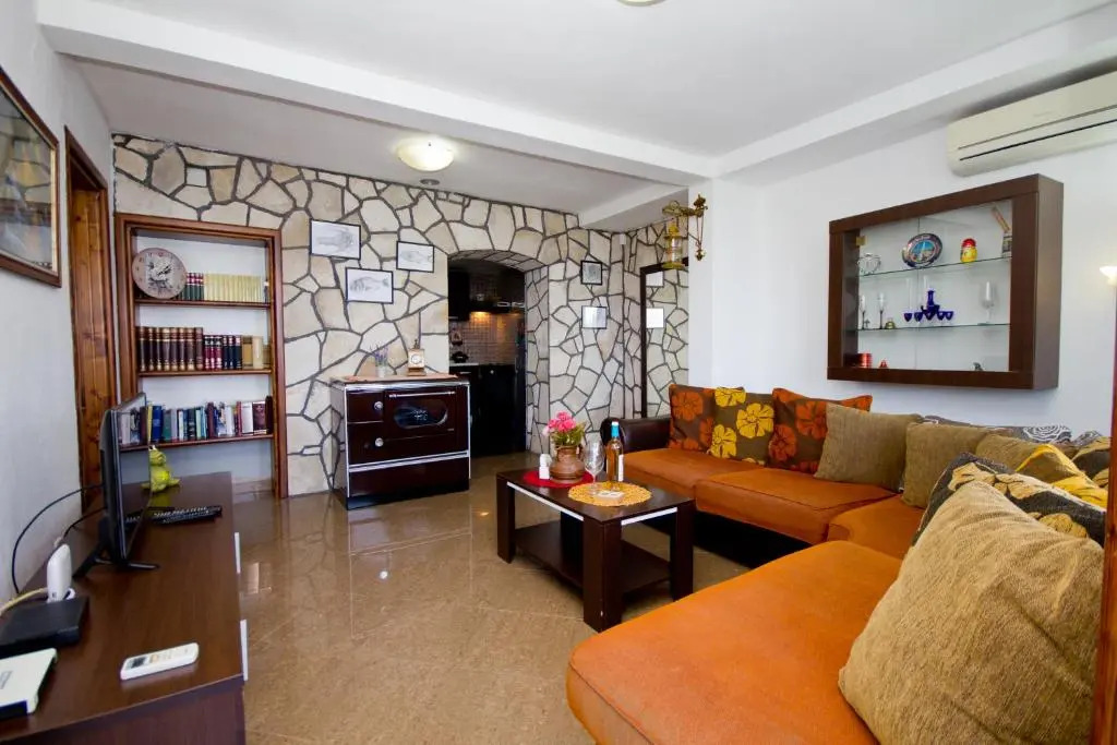 Apartments Dora