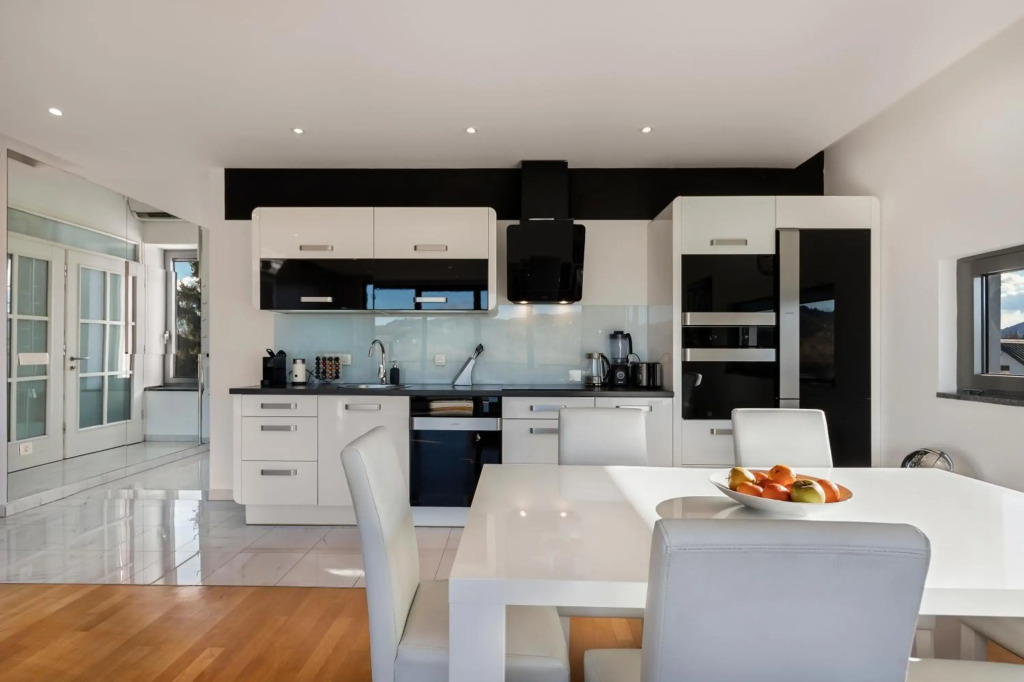 Contemporary apartment with rooftop terrace in Maribor