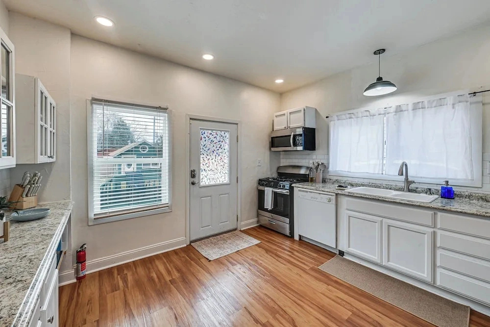 Walk to Everything! Historic Billings Home w/ Deck