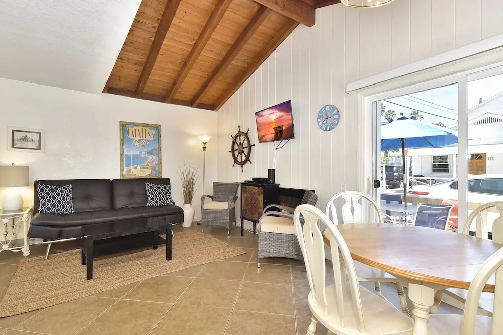 129 27th St Yipa 1 Bedroom Duplex