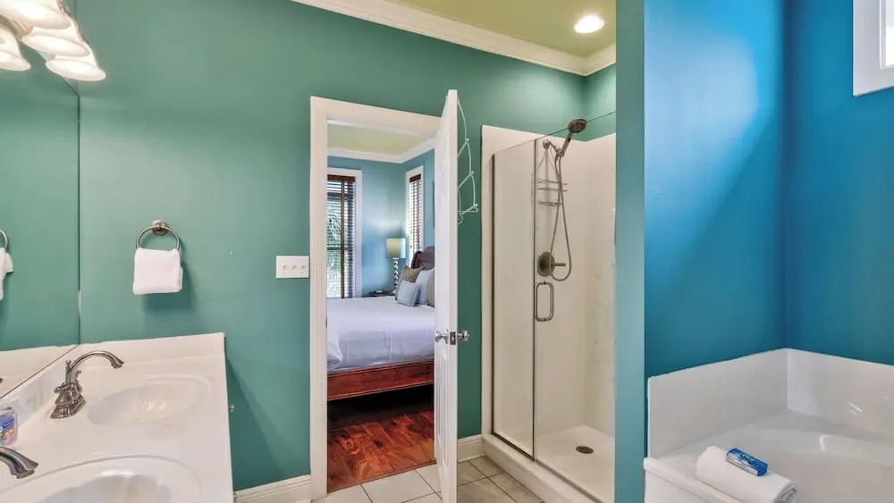 5min Walk to Beach Private Pool, Rooftop Deck A Piece of Heaven by Avantstay