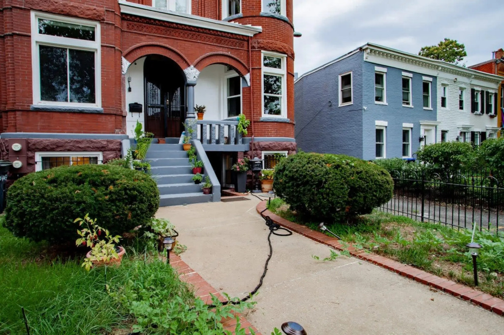 Fancy 1-BR in Central Location ⚜ Parking available