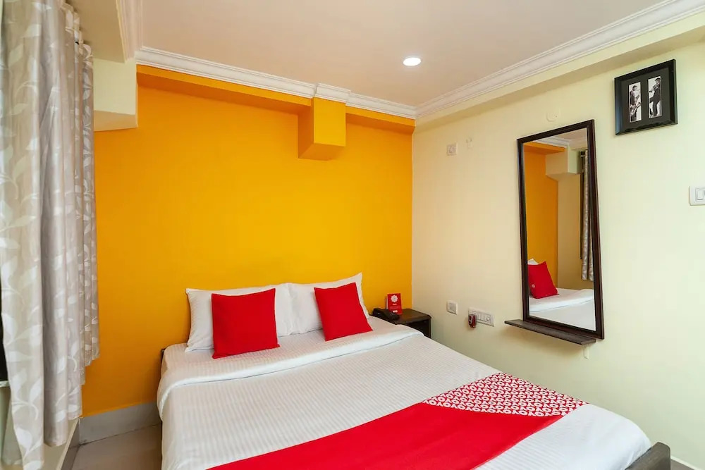 OYO 29267 Hotel Akash Inn