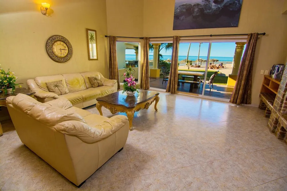 Villa 6 - 4 Br Villa