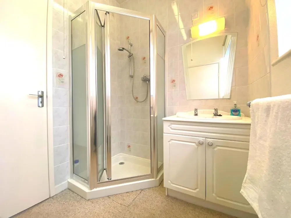 Bright and Spacious 4 Bedroom Home