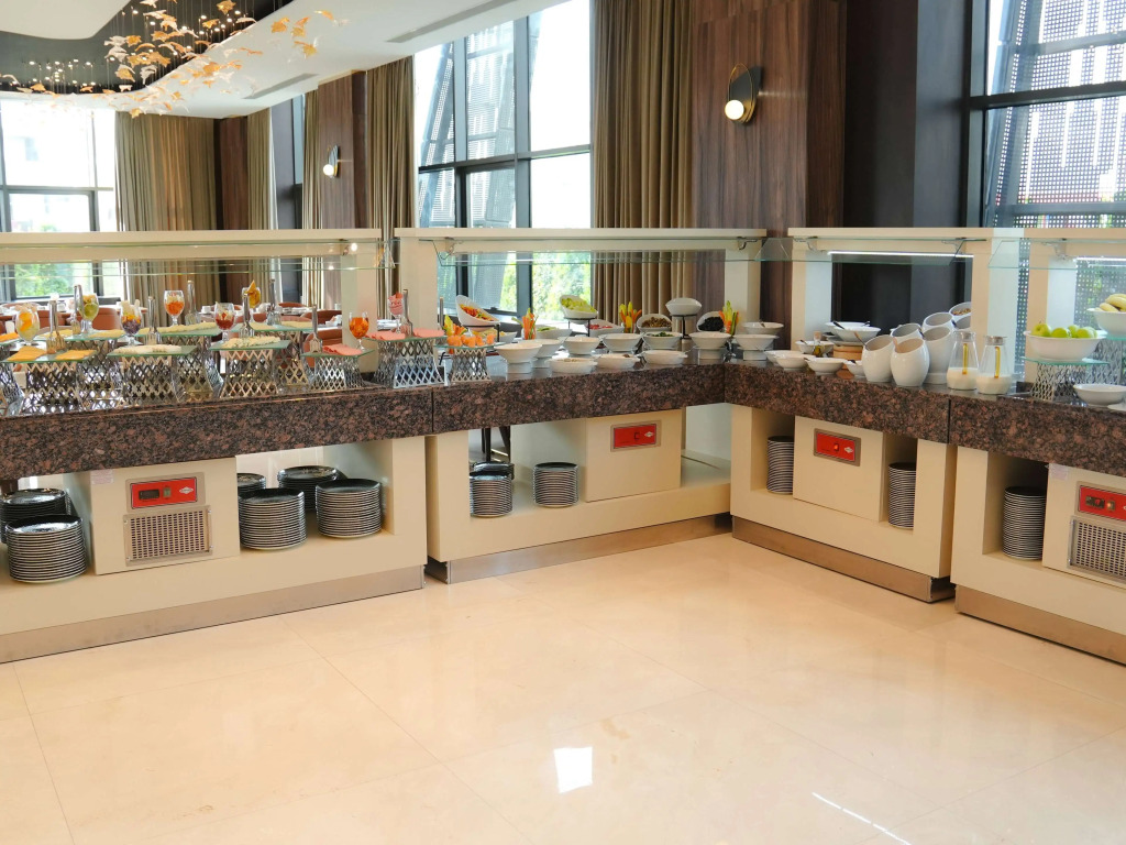 Ramada Hotel & Suites by Wyndham Erbil 32 Park