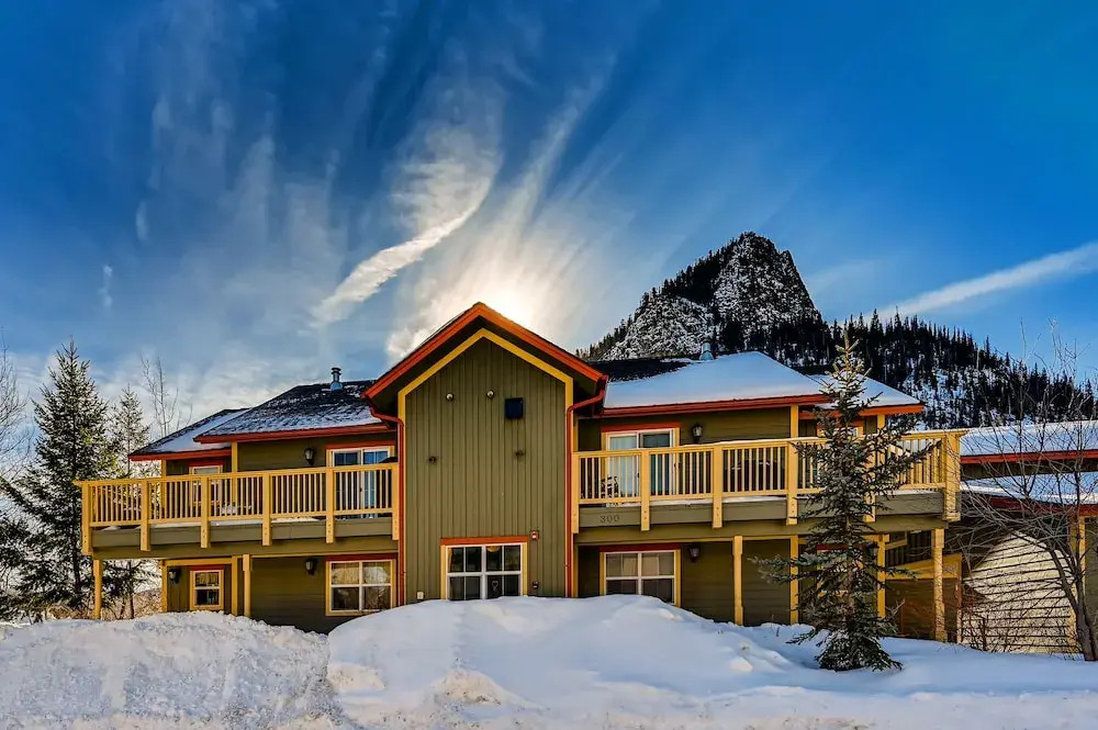 Streamside Lane Condos by CRMR
