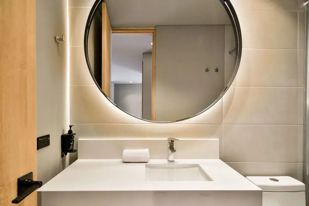 w Lovely 1BR w/ Brilliant Deco in Unicentro