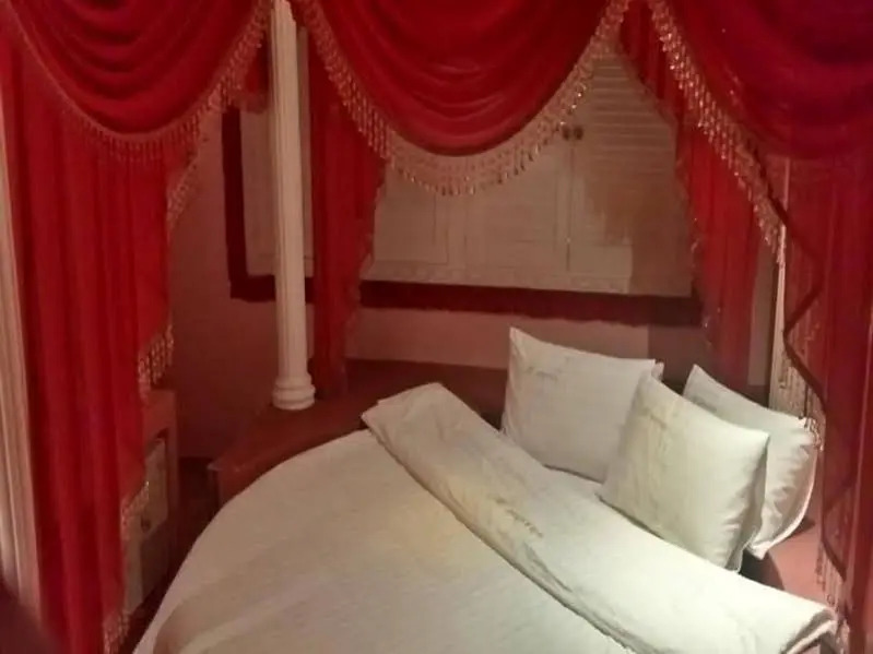 H Hotel