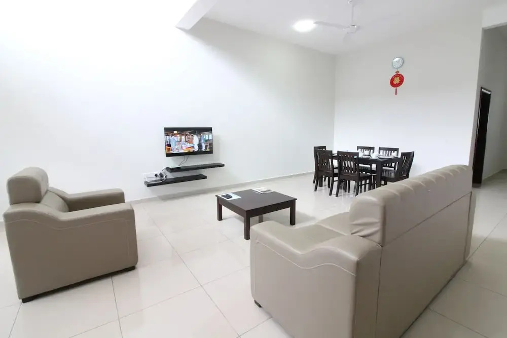 Kota Laksamana Comfortable Crowd by Step-In