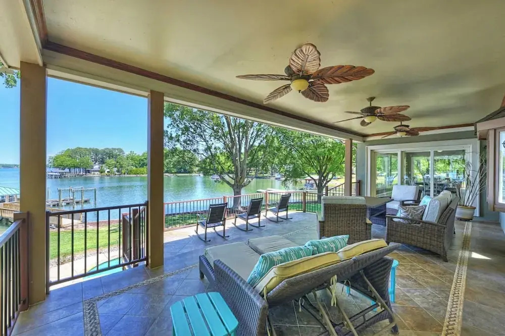 Water, Water Everywhere by Avantstay Pool + Dock